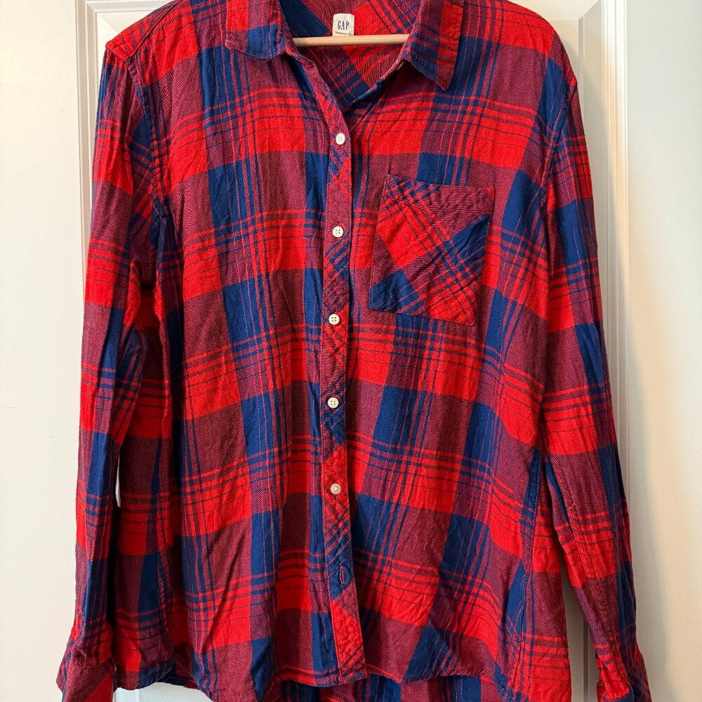 GAP Lightweight Flannel Red & Blue Plaid Buttondown Size XL